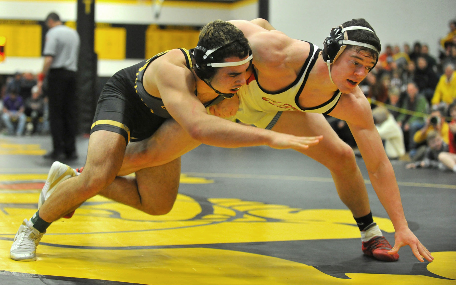 021520-qc-spt-3A-dist-wrestle-880
